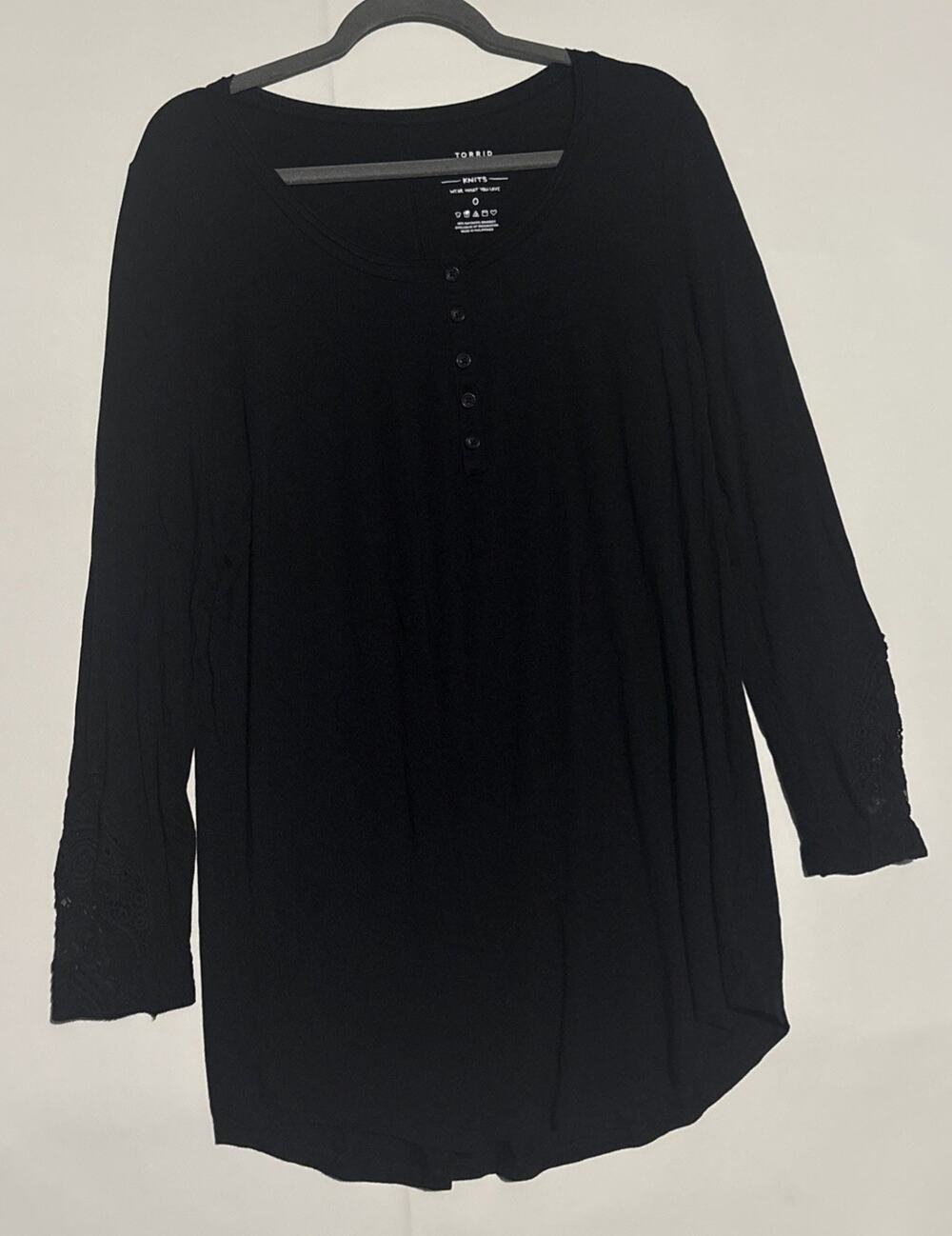 Torrid Super Soft Knit Henley Top Black Lace Sleeve Plus Size 0 Rayon